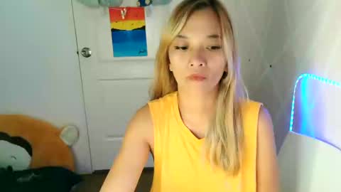 Snapshot of pinay_beauty14 chatting on 03-11-25, 03:45 pinay beauty14 online show from 03-11-25, 03:45