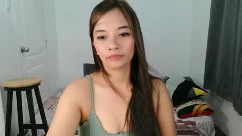 Snapshot of pinay_beauty14 chatting on 11-26-25, 12:28 pinay beauty14 online show from 11-26-25, 12:28