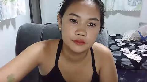 Snapshot of pinayligaya22 chatting on 10-31-25, 11:55 JOY online show from 10-31-25, 11:55