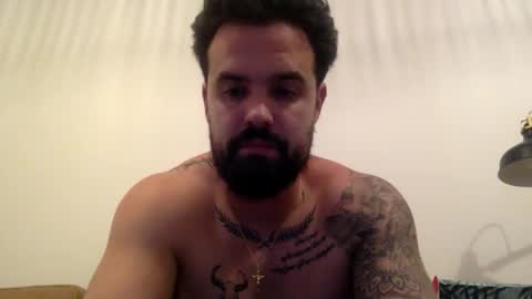pineappleice4 online show from 10-26-25, 03:23