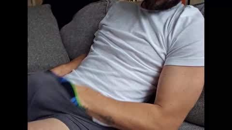 pineappletaste online show from 10-23-25, 05:44