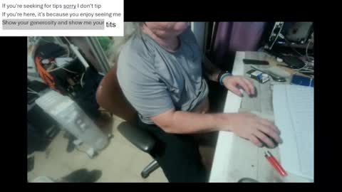 Snapshot of pini_z chatting on 02-21-25, 11:32 pini_z online show from 02-21-25, 11:32