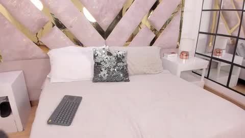 Pink Soul  online show from 11-13-25, 10:52