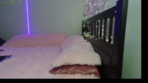 pink_tv online show from 09-25-25, 12:47