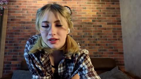 Snapshot of pinkadele chatting on 01-23-25, 05:45 Adele online show from 01-23-25, 05:45