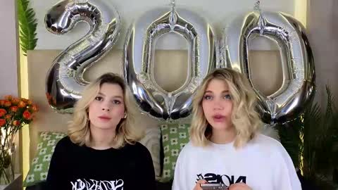 Snapshot of pinkadele chatting on 11-10-25, 09:19 Adele online show from 11-10-25, 09:19