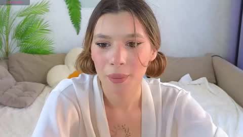 Snapshot of pinkadele chatting on 02-18-26, 09:16 Adele online show from 02-18-26, 09:16