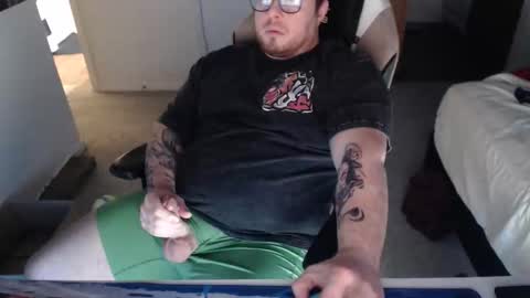 pinklevi online show from 12-17-25, 02:39