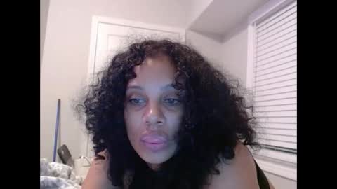 Snapshot of pinkmonae chatting on 12-31-24, 06:27 pinksugar online show from 12-31-24, 06:27