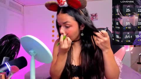 Sarah .. online show from 11-21-25, 03:05