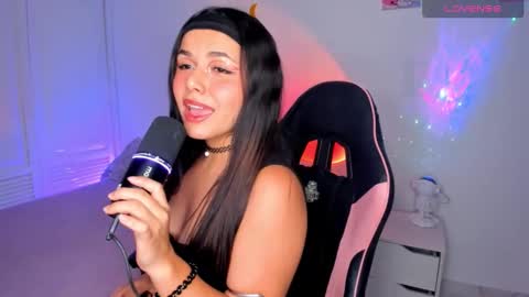 Sarah .. online show from 11-25-25, 09:15