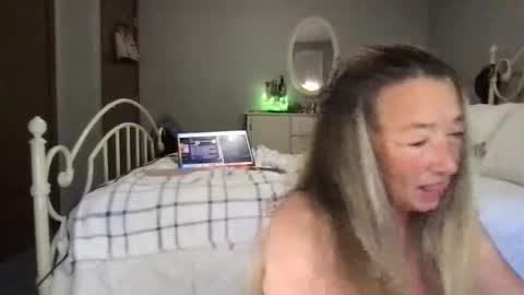 Snapshot of pinkpussylacey chatting on 10-16-25, 04:30 Lacey online show from 10-16-25, 04:30