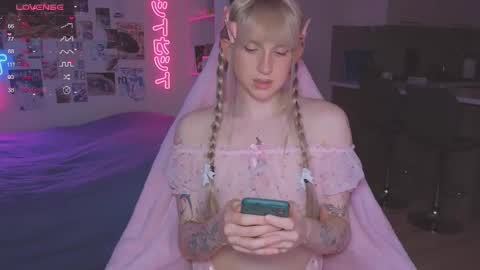 pinkvenom_ online show from 11-12-25, 02:39