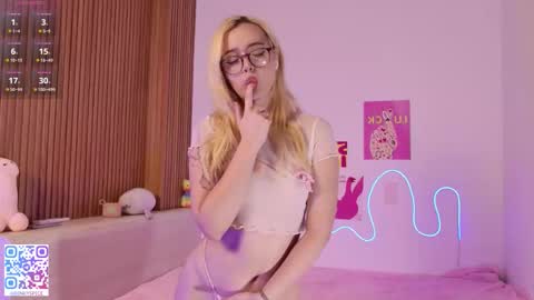 Pinky online show from 09-30-25, 02:38