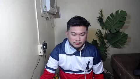Snapshot of pinoy041087 chatting on 10-25-25, 06:21 pinoy041087 online show from 10-25-25, 06:21