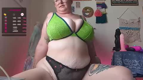 Em online show from 02-12-25, 09:43