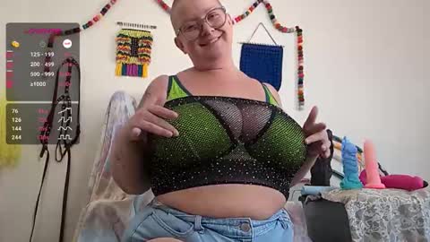 Em online show from 11-01-25, 08:55