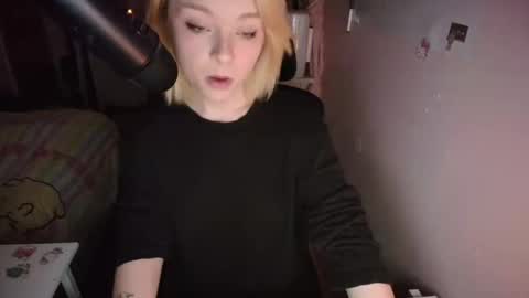 Kitty online show from 12-17-25, 01:11