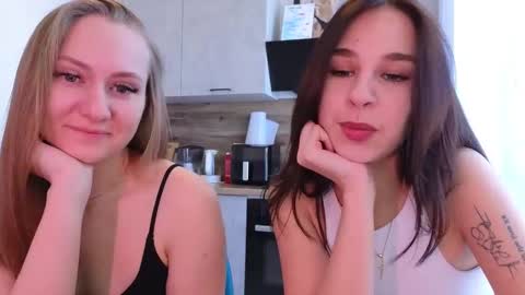 Snapshot of pixie_molly chatting on 02-04-26, 04:18 Molly online show from 02-04-26, 04:18