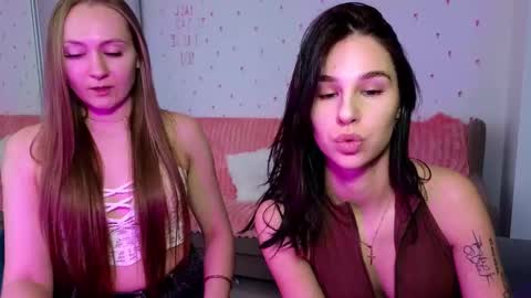 Snapshot of pixie_molly chatting on 02-10-26, 07:23 Molly online show from 02-10-26, 07:23