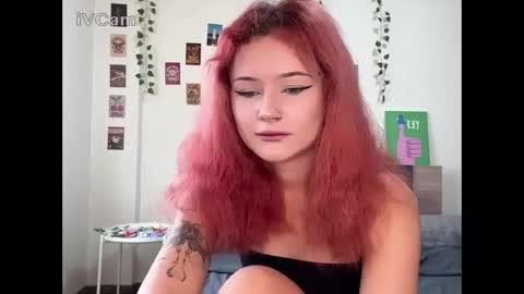 Snapshot of pixieyes0n chatting on 02-24-26, 02:53 Daryl online show from 02-24-26, 02:53