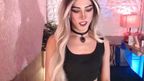 Snapshot of pixydominatrixx chatting on 12-15-24, 06:37 pixydominatrixx online show from 12-15-24, 06:37