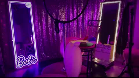 Dumb bimbo fuck doll online show from 01-25-25, 08:10