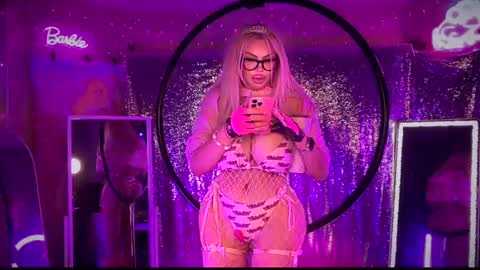 Dumb bimbo fuck doll online show from 01-31-25, 11:03