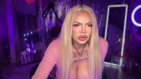 Dumb bimbo fuck doll online show from 09-12-25, 11:15