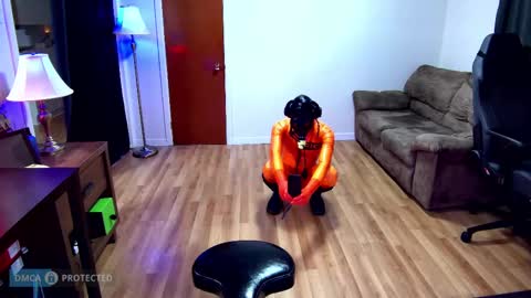 Snapshot of plasticme chatting on 11-19-25, 07:03 plasticme online show from 11-19-25, 07:03