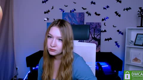 Snapshot of playful_sophie chatting on 12-27-24, 02:22 Sophie online show from 12-27-24, 02:22