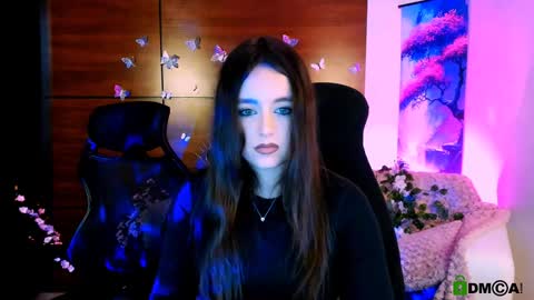 Snapshot of playful_sophie chatting on 01-06-25, 02:03 Sophie online show from 01-06-25, 02:03