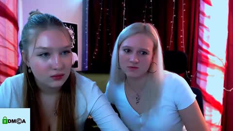 Snapshot of playful_sophie chatting on 01-10-25, 01:31 Sophie online show from 01-10-25, 01:31