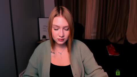 Snapshot of playful_sophie chatting on 01-22-25, 08:59 Sophie online show from 01-22-25, 08:59