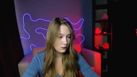Snapshot of playful_sophie chatting on 10-05-25, 09:40 Sophie online show from 10-05-25, 09:40