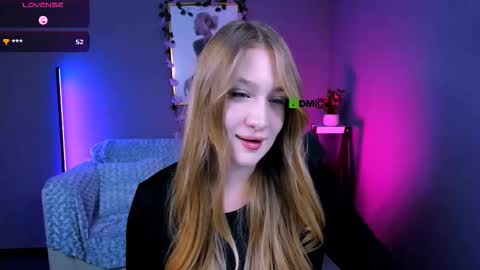 Snapshot of playful_sophie chatting on 10-06-25, 09:45 Sophie online show from 10-06-25, 09:45