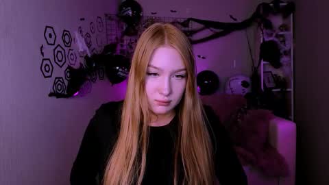 Snapshot of playful_sophie chatting on 10-22-25, 05:02 Sophie online show from 10-22-25, 05:02