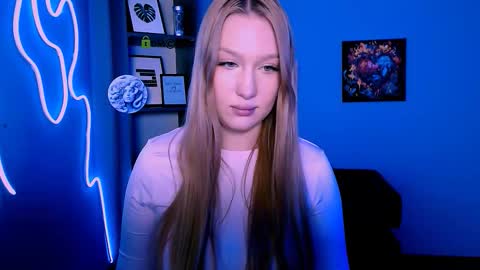 Sophie online show from 12-01-25, 04:39