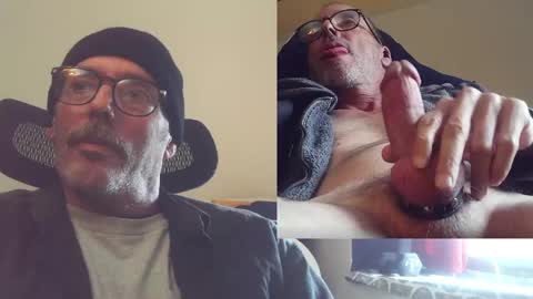 Snapshot of playfuljoy chatting on 10-11-25, 06:39 StudMan online show from 10-11-25, 06:39