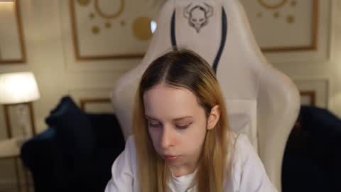 Lana online show from 10-30-25, 11:22