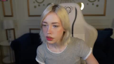 Lana online show from 11-28-25, 11:24