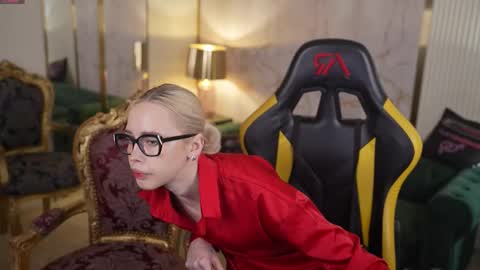 Lana online show from 12-02-25, 11:15