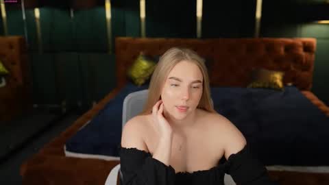 Lana online show from 12-04-25, 11:30