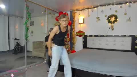 Snapshot of playhardsex chatting on 12-04-25, 11:02 online show from 12-04-25, 11:02