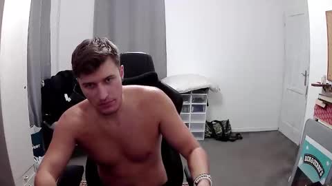 plkrisztian online show from 09-10-25, 08:31