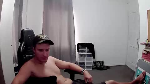 plkrisztian online show from 09-27-25, 03:17