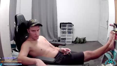 plkrisztian online show from 11-19-25, 05:24