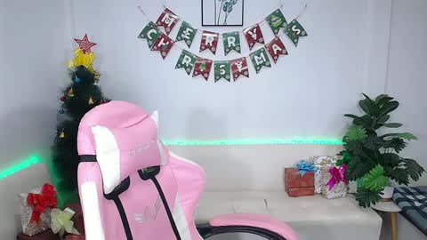 Ploysai online show from 01-06-25, 02:14