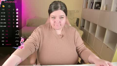 Snapshot of plum_pie__ chatting on 09-28-25, 04:56 Alice online show from 09-28-25, 04:56