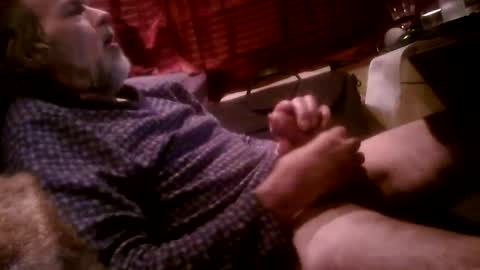 Snapshot of plus84u chatting on 12-13-24, 07:10 Fratzz online show from 12-13-24, 07:10